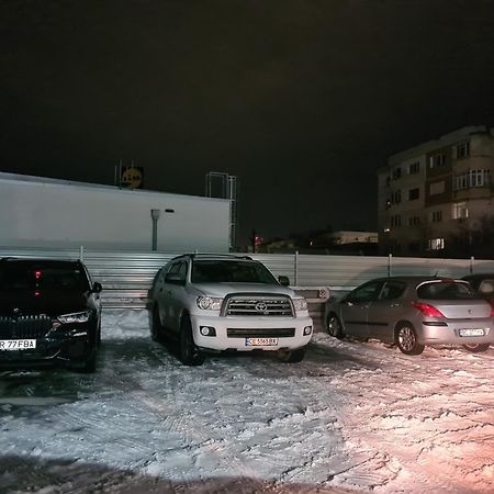 Mall Luxury Apartments Bacau Luaran gambar