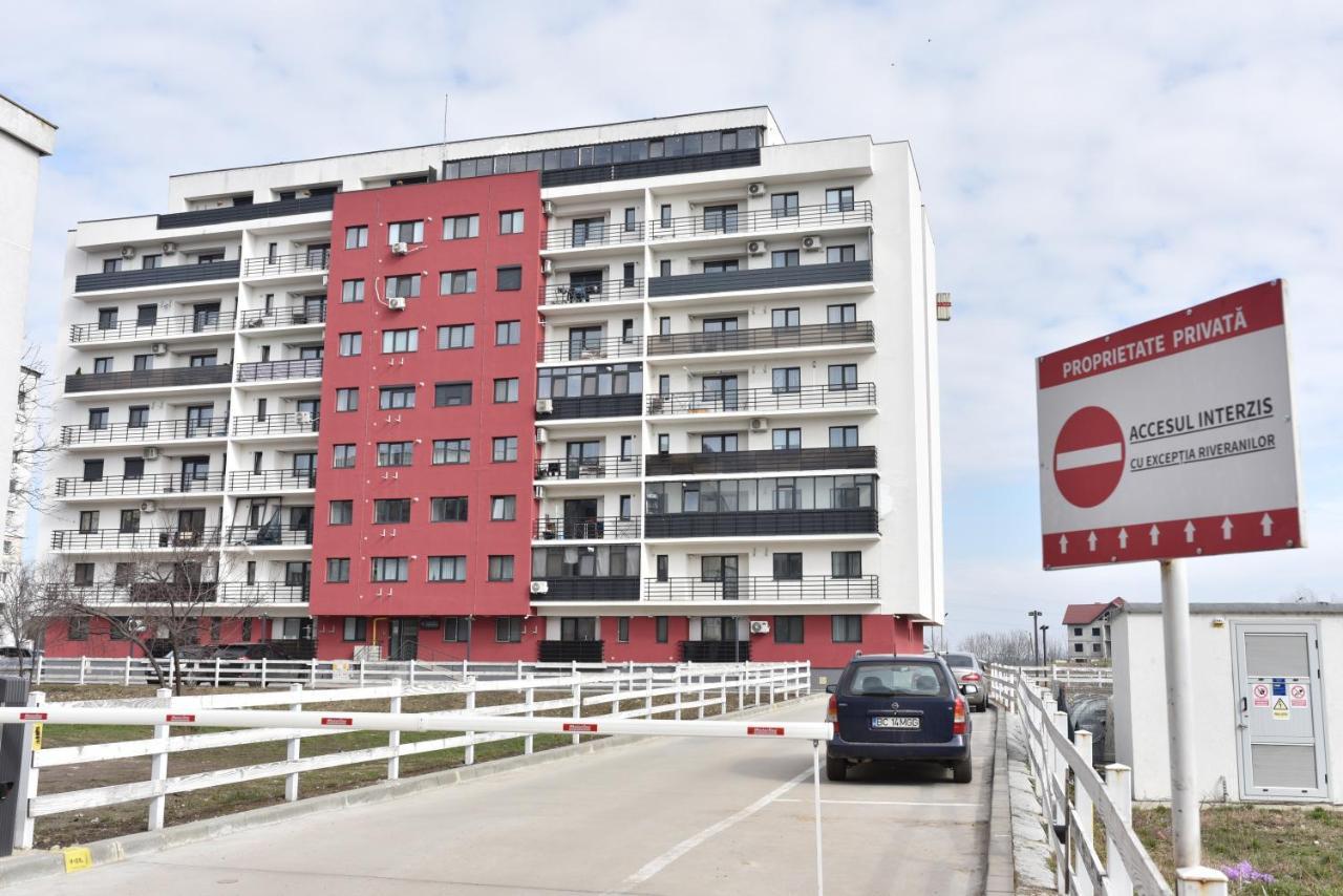 Mall Luxury Apartments Bacau Luaran gambar