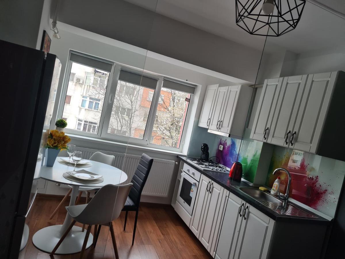 Mall Luxury Apartments Bacau Luaran gambar